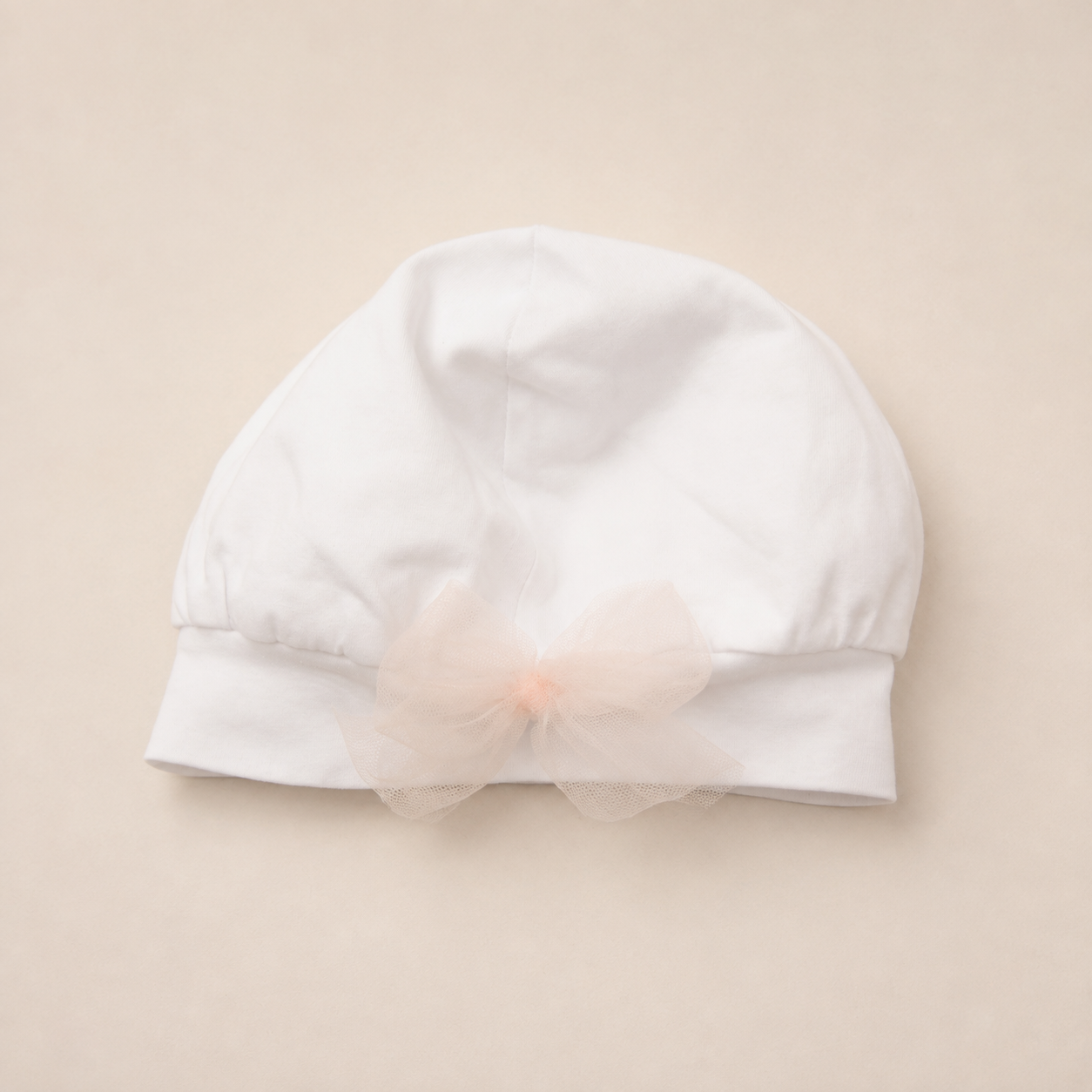 Gorro de punto con lazo