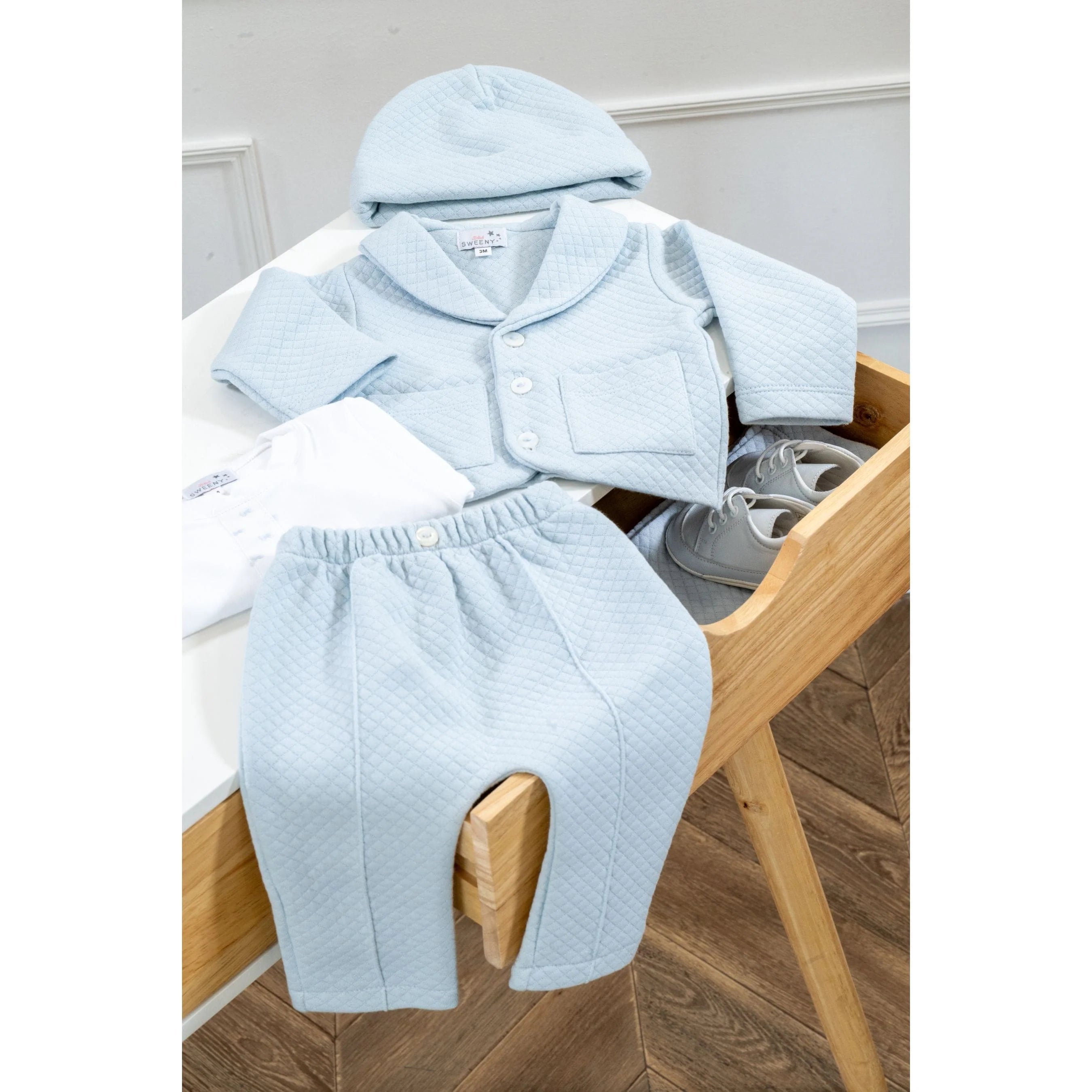 Leo Baby Blue Quilted Set