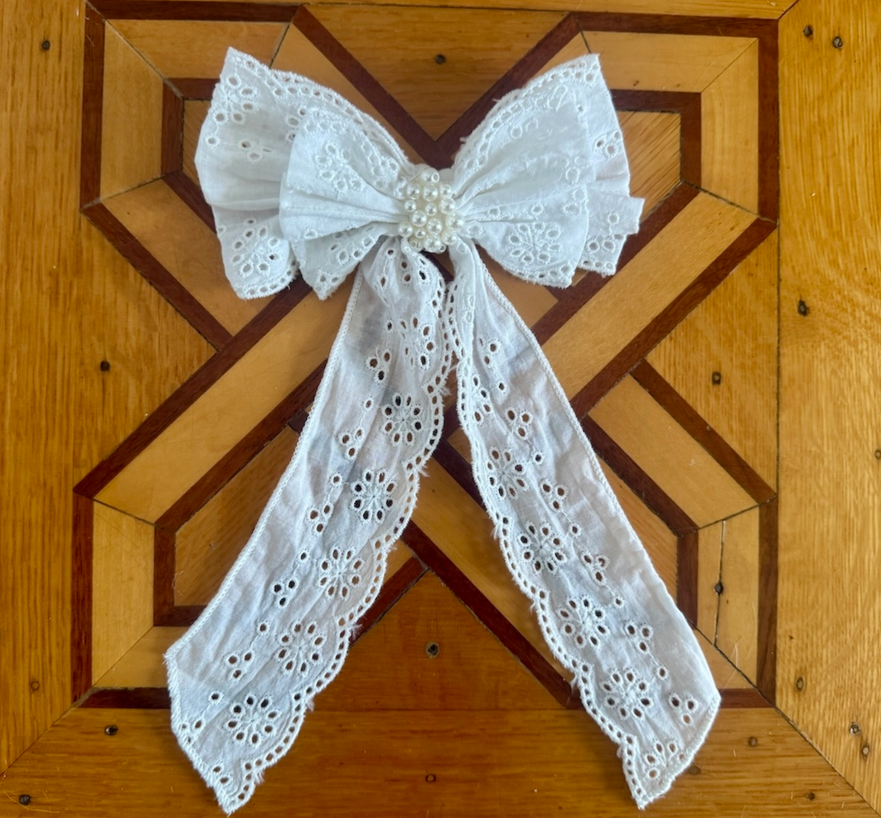 Eyelet Long Tail Clip