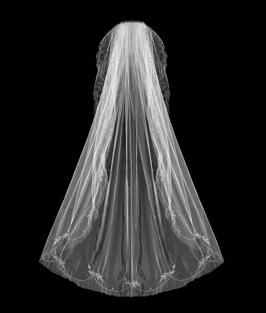 Embroidered Scallop Edge Veil