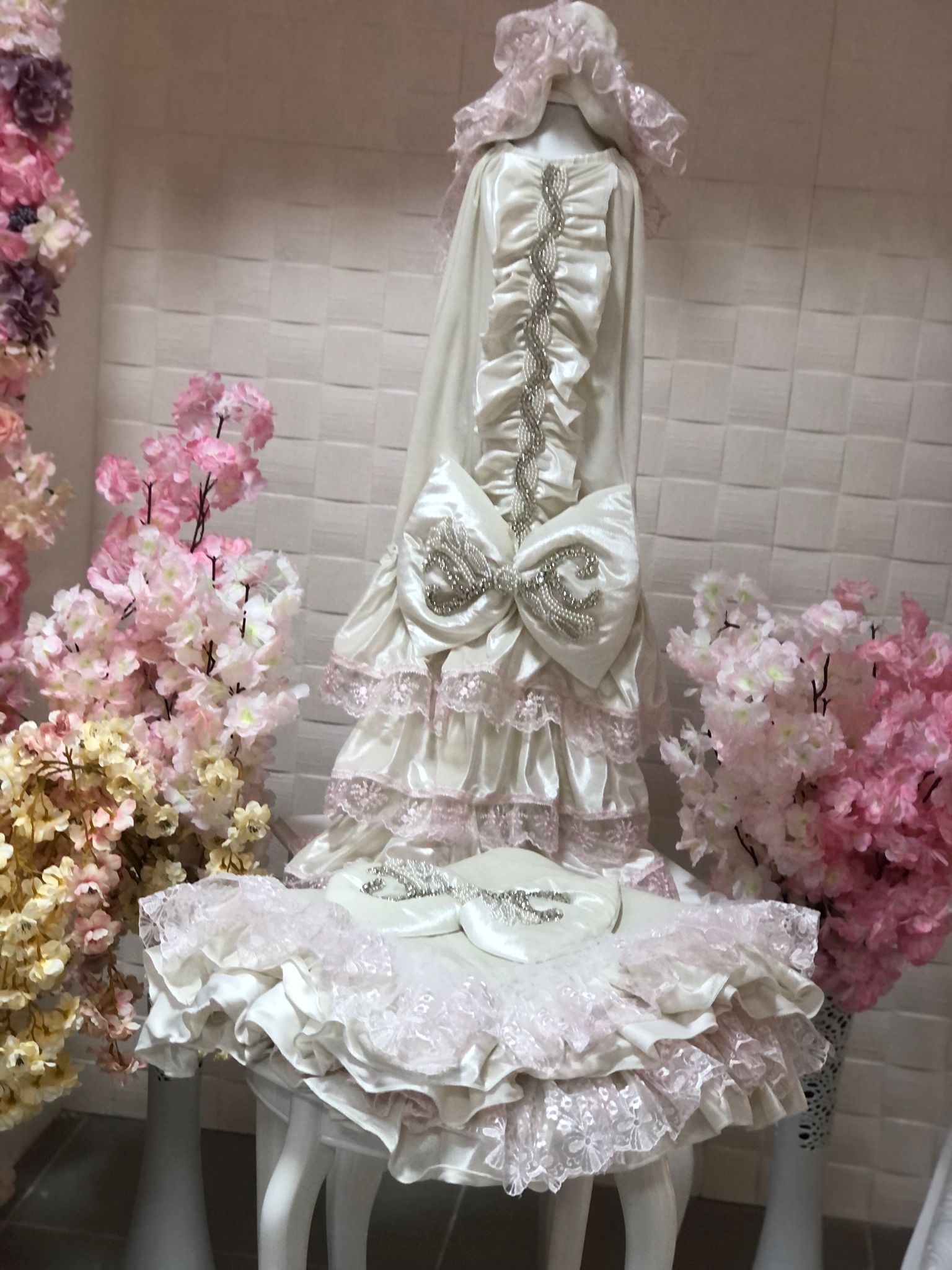 Cream Velvet Cocoon and Blanket Set