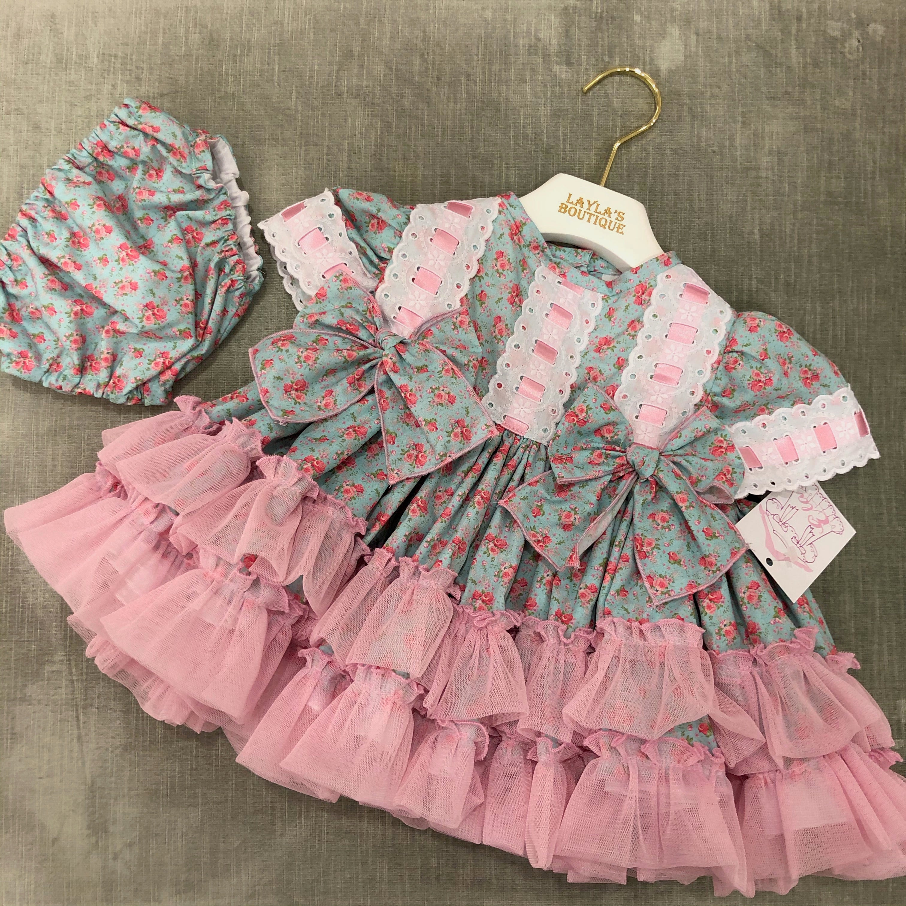 Floral Exclusive Puffball