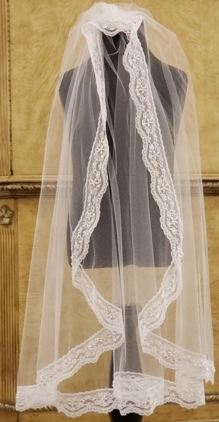 Embellished Chantilly Lace Veil