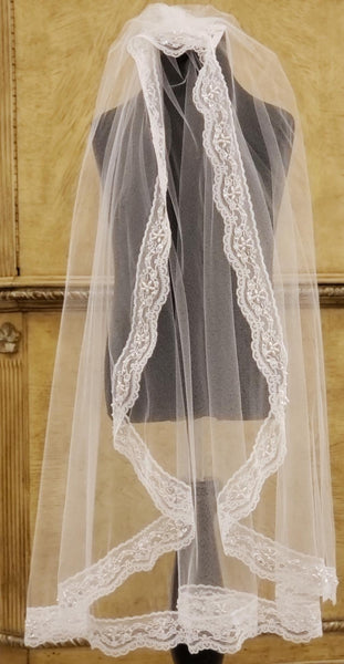 Embellished Chantilly Lace Veil